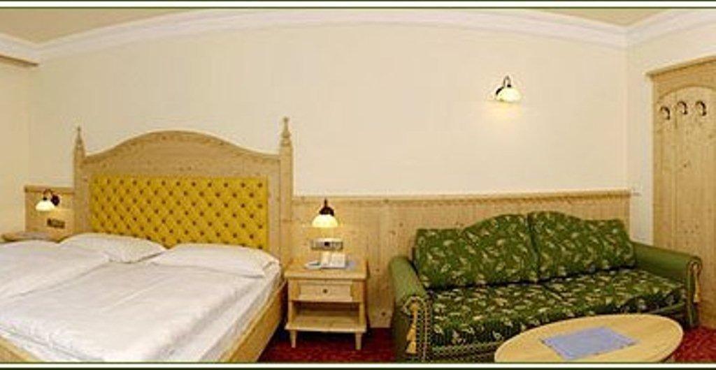 אורטיסיי Hotel Sureghes חדר תמונה